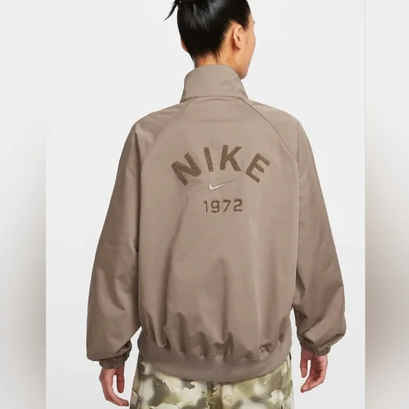 Nike Women's Sportwear Oversized‎ 1/4 Zip Twill Top-Brown Long Sleeve Sz Med NWT - Picture 4 of 13